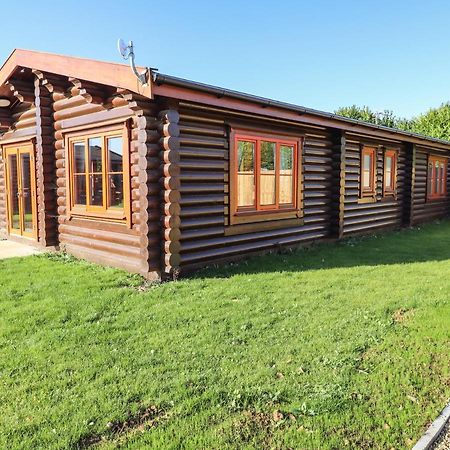 Holly Lodge Окем Екстер'єр фото