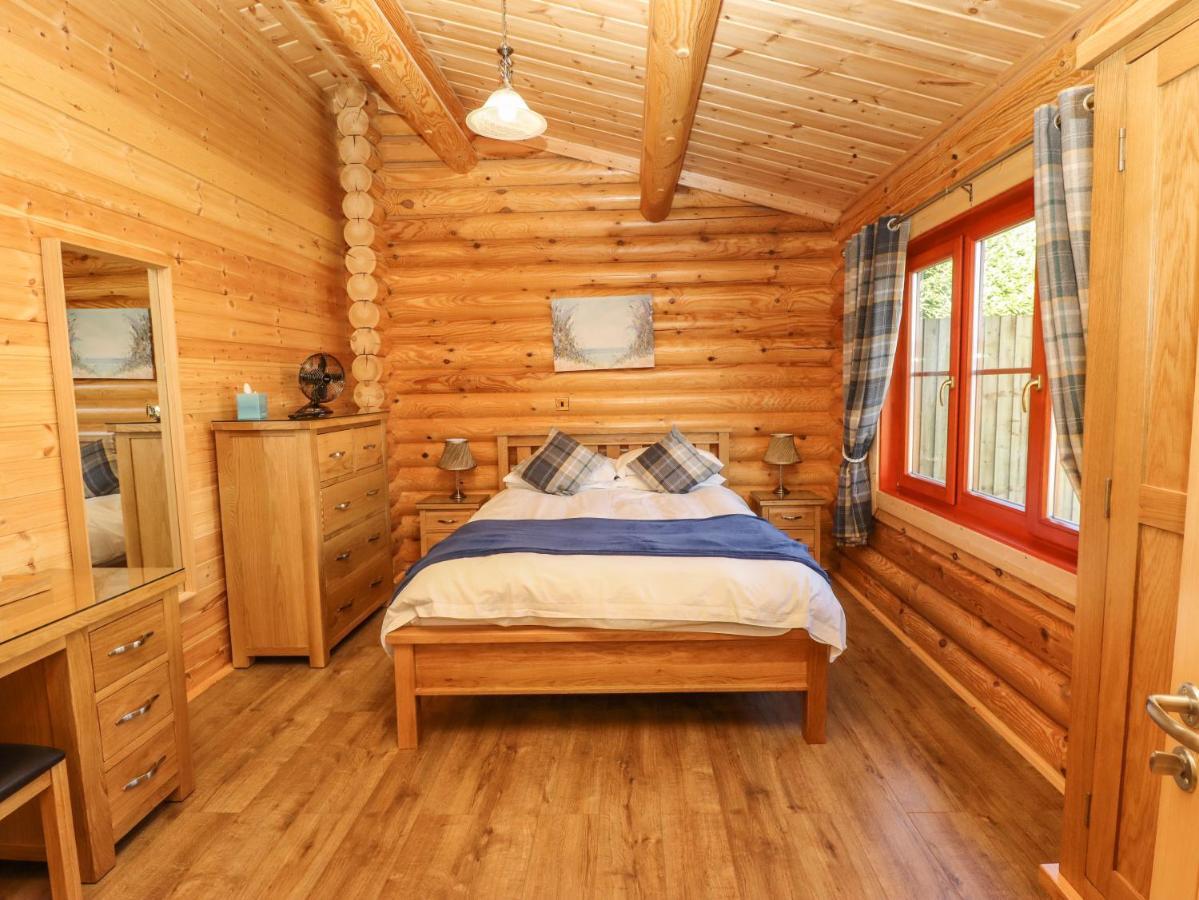 Holly Lodge Окем Екстер'єр фото