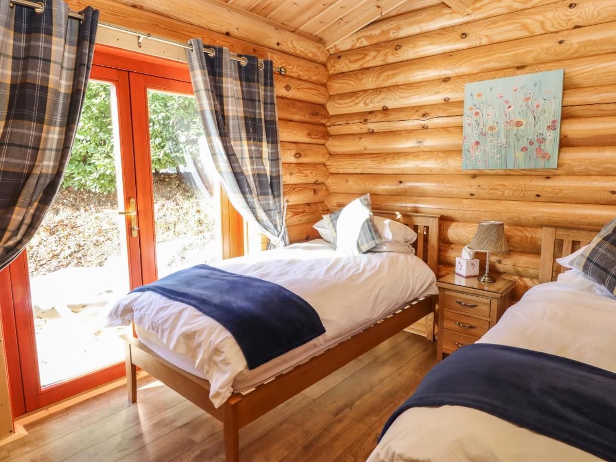 Holly Lodge Окем Екстер'єр фото