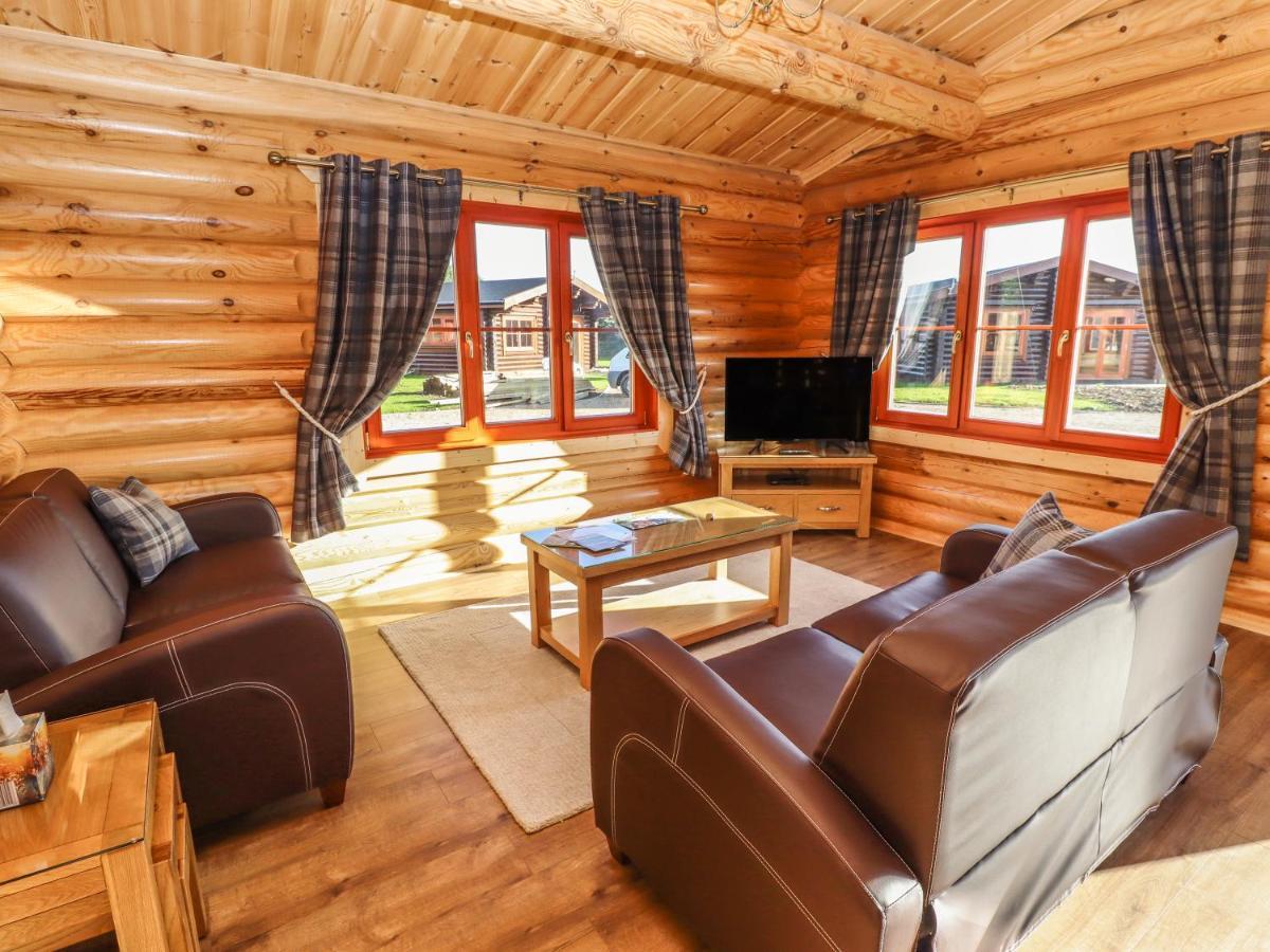 Holly Lodge Окем Екстер'єр фото