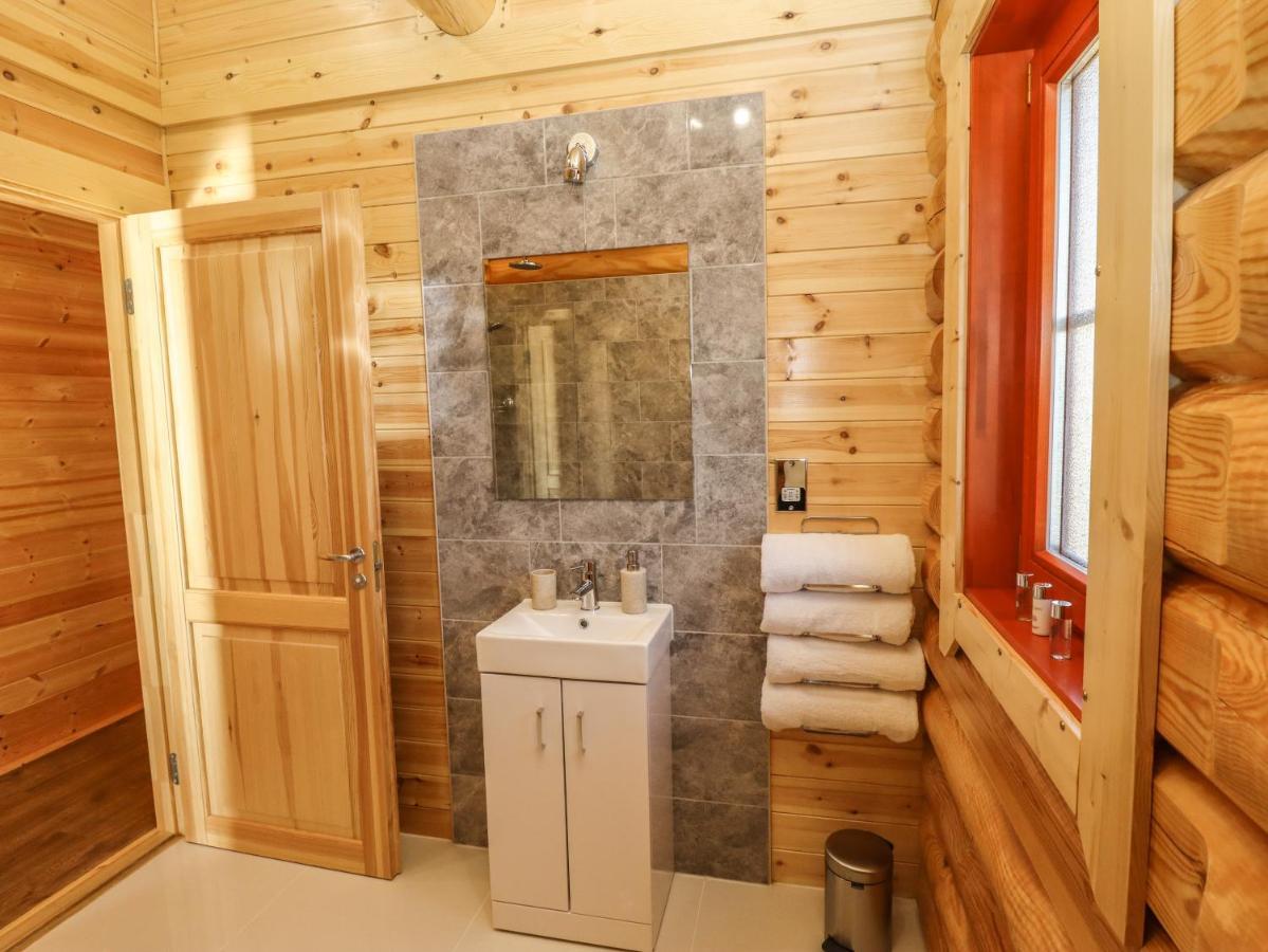 Holly Lodge Окем Екстер'єр фото