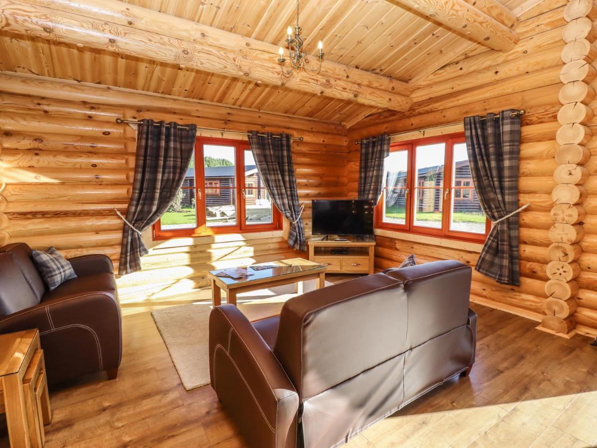 Holly Lodge Окем Екстер'єр фото