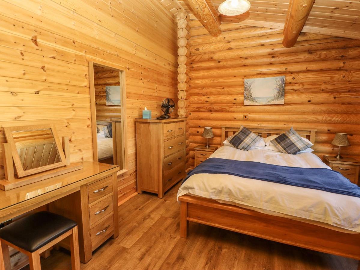 Holly Lodge Окем Екстер'єр фото